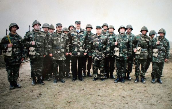 Ильхам Алиев в военной части, где служил Физули Салахов - Sputnik Азербайджан