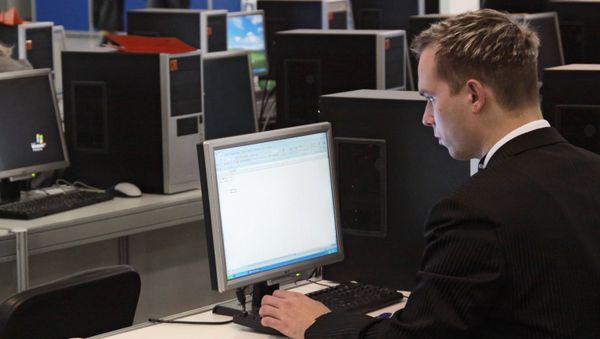 Работа за компьютером - Sputnik Азербайджан
