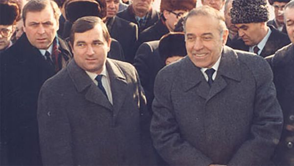 Александр Алексеевич Иванов и Гейдар Алиев - Sputnik Азербайджан