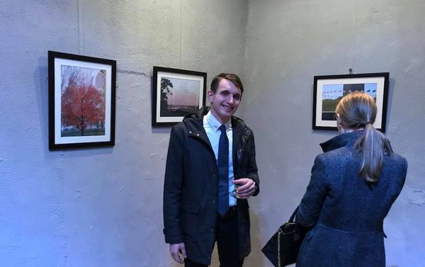 Персональная фотовыставка американского фотографа Мэттью Секуты под названием Вашингтон - Sputnik Азербайджан