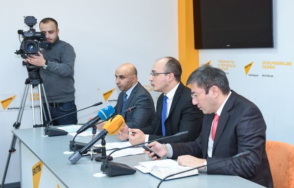Политологи Заур Мамедов и Заур Ибрагимли подвели политические итоги уходящего года в мультимедийном пресс-центре Sputnik Азербайджан - Sputnik Азербайджан