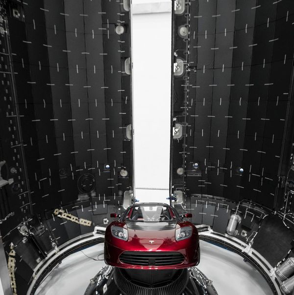 Электромобиль Tesla Roadster - Sputnik Азербайджан
