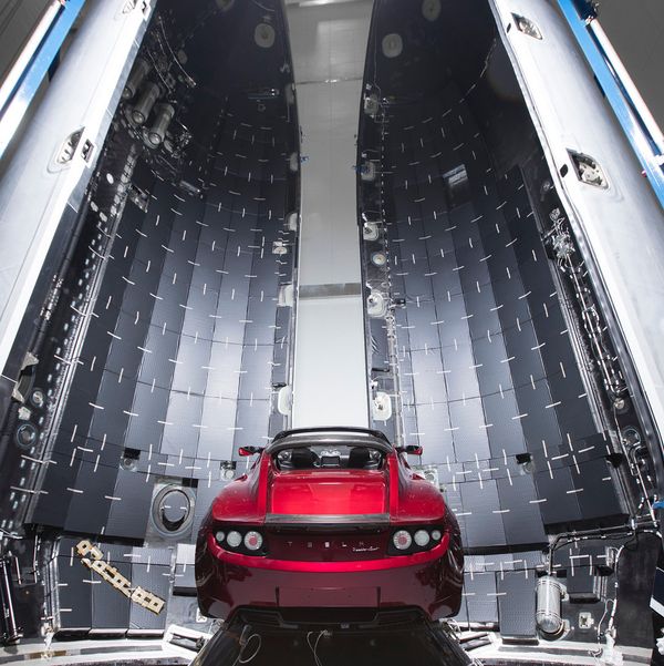 Электромобиль Tesla Roadster - Sputnik Азербайджан