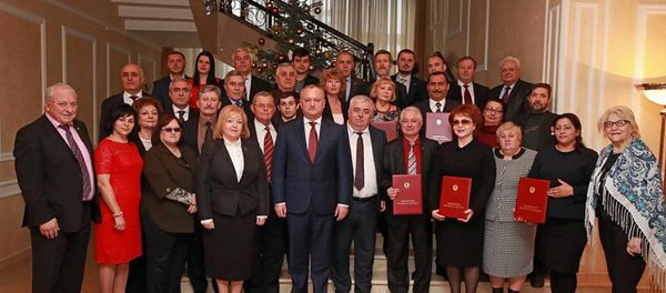 Президент Молдовы Игорь Додон с представителями Конгресса азербайджанцев Молдовы - Sputnik Азербайджан