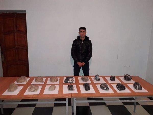 Алишов Акил был задержан с 1 килограммом гашиша, 7 кг 445 г опиума и 5 кг 345 г героина - Sputnik Азербайджан