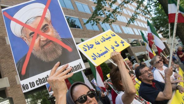 Протесты против президента Ирана Хасана Рухани, фото из архива - Sputnik Азербайджан