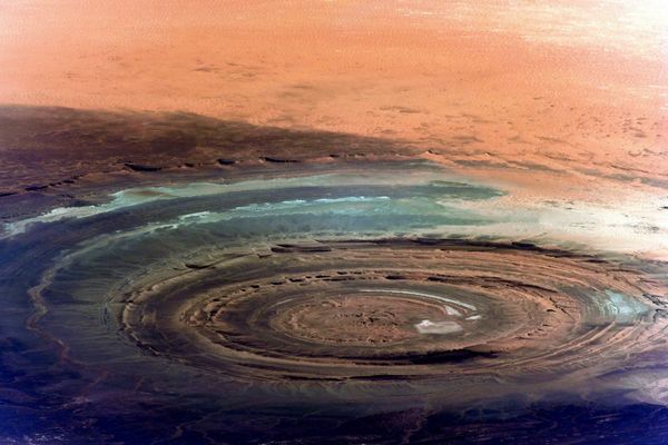 Снимок знаменитой структуры Ришат или Глаз Сахары снятый с Международной космической станции - Sputnik Азербайджан