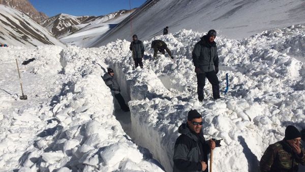 Quba rayonu ərazisində itkin düşmüş alpinistlərin axtarışları ilə bağlı əməliyyat - Sputnik Азербайджан