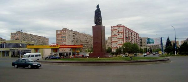 Центральная площадь в городе Гардабани (Гаратепе), Квемо-Картли, Грузия, фото из архива - Sputnik Азербайджан