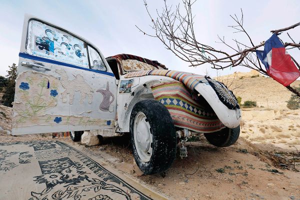64-летний иорданец Абу Али переоборудовал свой старенький Volkswagen Beetle в мини-отель - Sputnik Азербайджан
