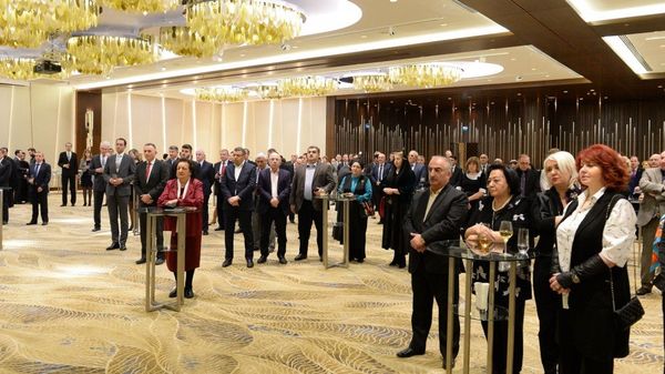 Бакинская и Азербайджанская епархия Русской православной церкви организовала прием по случаю Рождества Бакинская и Азербайджанская епархия Русской православной церкви организовала прием по случаю Рождества - Sputnik Азербайджан
