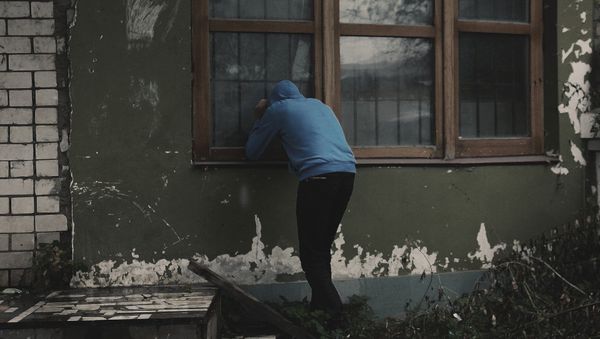 Квартирный вор. Архивное фото - Sputnik Азербайджан