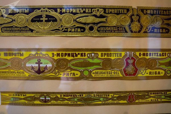 Производство шпрот на латвийском рыбоперерабатывающем предприятии Brīvais vilnis - Sputnik Азербайджан
