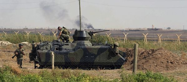 Турецкие военнослужащие вблизи Турецко-сирийской границы, фото из архива - Sputnik Азербайджан