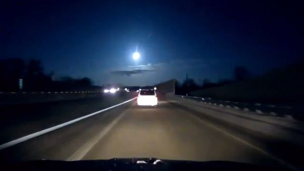 В Мичигане засняли падение метеорита - Sputnik Азербайджан