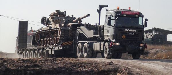Военная техника на турецко-сирийской границе, 16 января 2018 года - Sputnik Азербайджан