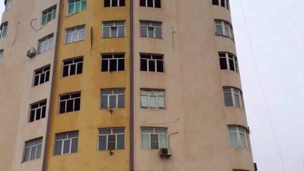 Последствия оползня в жилом массиве Ени Гюнешли на участке Гюнешлинское плато - Sputnik Азербайджан
