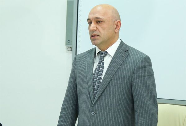 Заместитель директора по научной работе Института языкознания НАНА Баба Магеррамли  - Sputnik Азербайджан