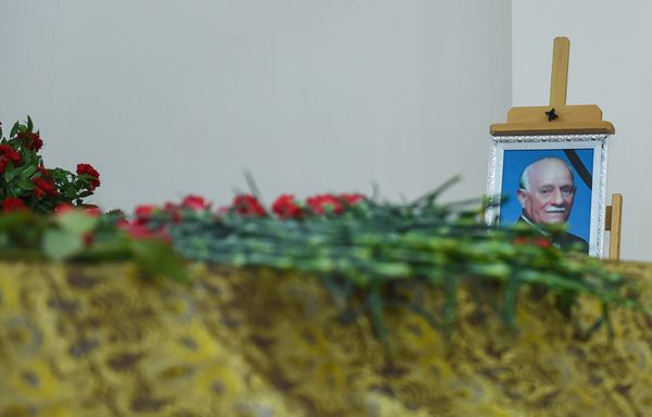 Церемония прощания с народным артистом Азербайджана Беюкагой Мамедовым - Sputnik Азербайджан