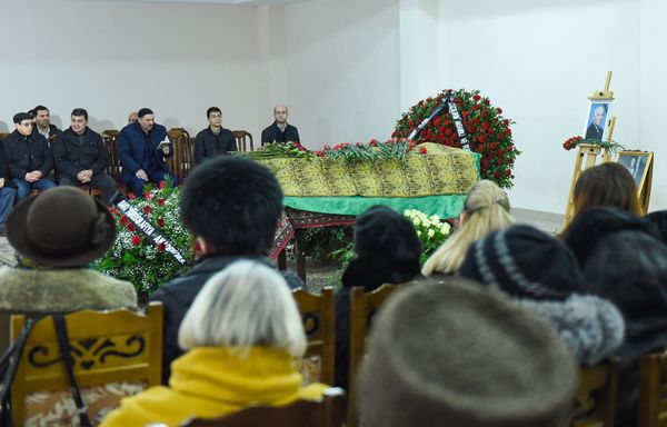 Церемония прощания с народным артистом Азербайджана Беюкагой Мамедовым - Sputnik Азербайджан