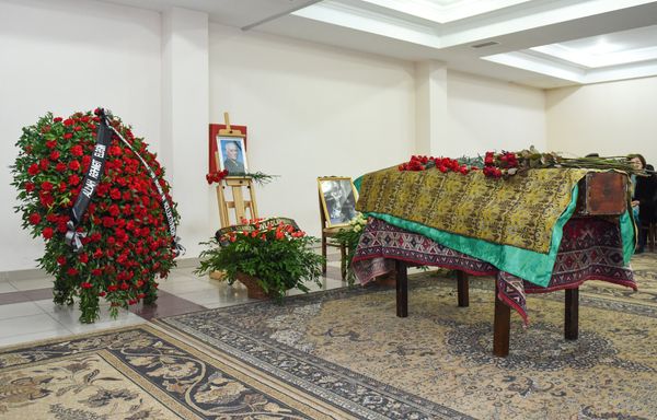 Церемония прощания с народным артистом Азербайджана Беюкагой Мамедовым - Sputnik Азербайджан