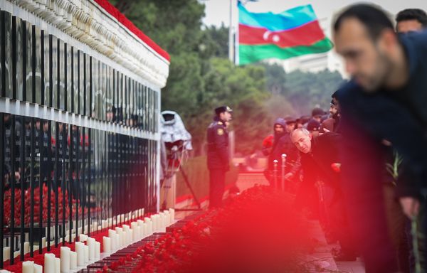 Траурное шествие на Аллее шехидов 20 января 2018 года Траурное шествие на Аллее шехидов 20 января 2018 года - Sputnik Азербайджан