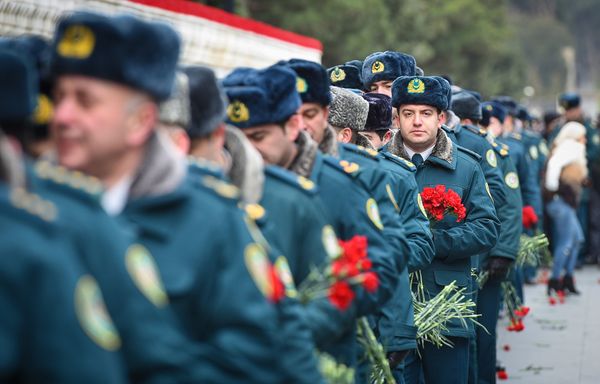 Траурное шествие на Аллее шехидов 20 января 2018 года Траурное шествие на Аллее шехидов 20 января 2018 года - Sputnik Азербайджан