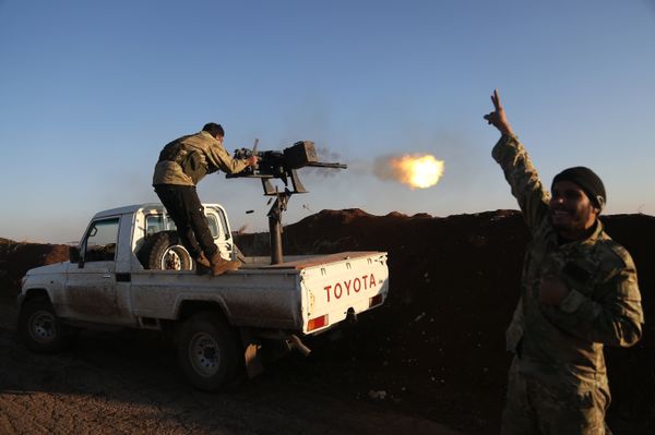 Боевики Свободной армии Сирии, поддерживаемые Турцией в районе Тал Малид, недалеко от Алеппо. Сирия, 20 января 2018 года - Sputnik Азербайджан