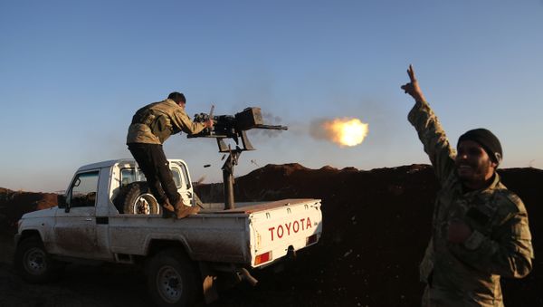 Боевики Свободной армии Сирии, поддерживаемые Турцией в районе Тал Малид, недалеко от Алеппо. Сирия, 20 января 2018 года - Sputnik Азербайджан