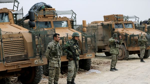Военнослужащие Турции на горе Барсая, к северо-востоку от Африна, Сирия, 22 января 2018 года - Sputnik Азербайджан
