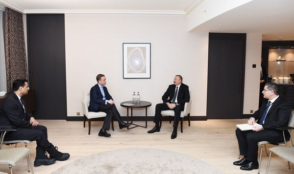 Встреча президента Азербайджана Ильхама Алиева с членом правления компании Mastercard Тимом Мерфи. Давос, 22 января 2018 года - Sputnik Азербайджан