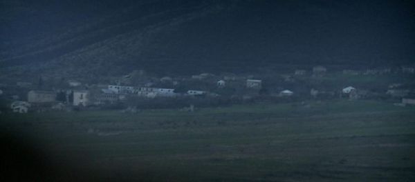 Azərbaycan Ordusunun yüksəklikdəki mövqelərindən görünən Talış kəndi - Sputnik Азербайджан
