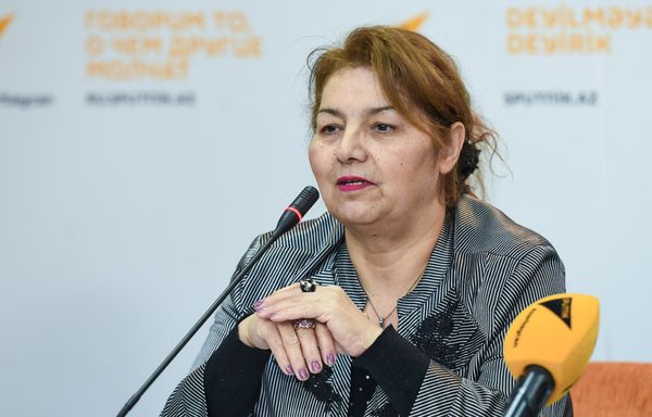 Руководитель театрального отделения Гимназии искусств при Азербайджанской национальной консерватории Хиджран Садыгова - Sputnik Азербайджан