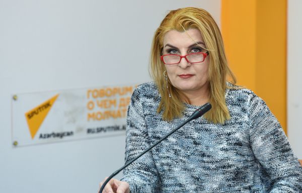 Пресс-конференция, приуроченная к десятилетию театрального отделения Гимназии искусств при Азербайджанской национальной консерватории - Sputnik Азербайджан