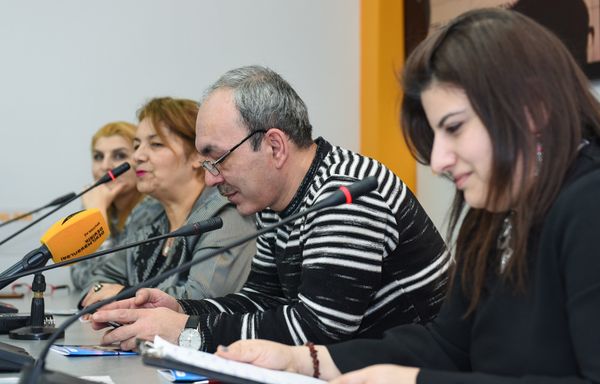 Пресс-конференция, приуроченная к десятилетию театрального отделения Гимназии искусств при Азербайджанской национальной консерватории - Sputnik Азербайджан
