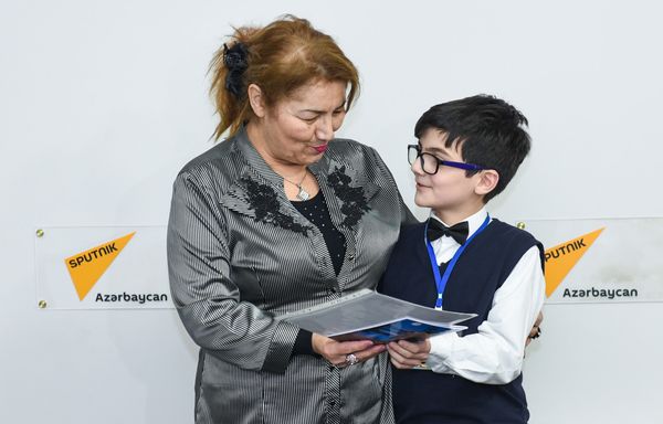 Пресс-конференция, приуроченная к десятилетию театрального отделения Гимназии искусств при Азербайджанской национальной консерватории - Sputnik Азербайджан