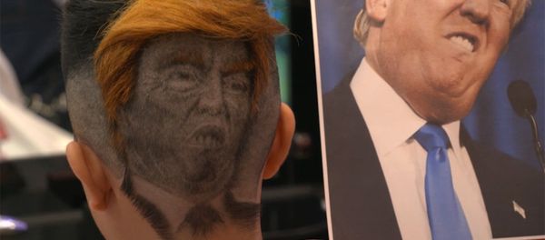 Необычный парикмахер делает клиентам портреты Трампа и Путина на затылках - Sputnik Азербайджан
