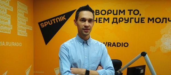 Автор и ведущий проекта Еда живая и мёртвая на телеканале НТВ Сергей Малоземов Автор и ведущий проекта Еда живая и мёртвая на телеканале НТВ Сергей Малоземов - Sputnik Азербайджан