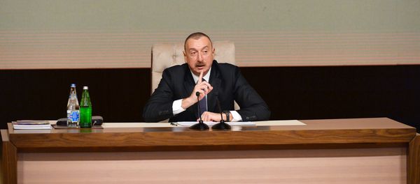 Ильхам Алиев принимает участие в конференции в рамках Госпрограммы социально-экономического развития регионов Азербайджана - Sputnik Азербайджан