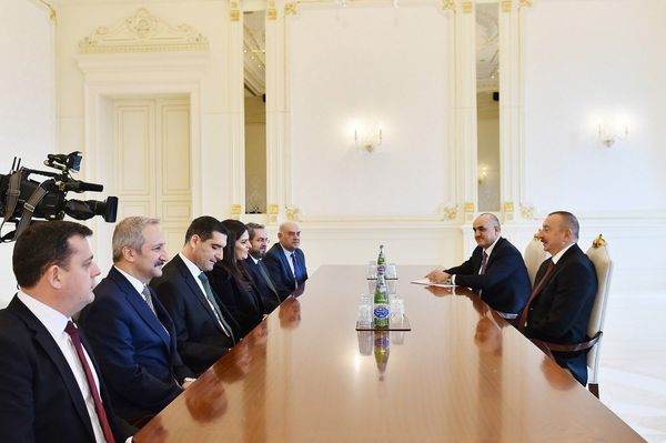 Президент Ильхам Алиев принял делегацию во главе с министром труда и социальной защиты Турции - Sputnik Азербайджан