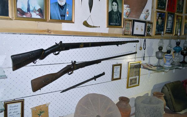 Музей в доме культуры села Хырмандалы - Sputnik Азербайджан