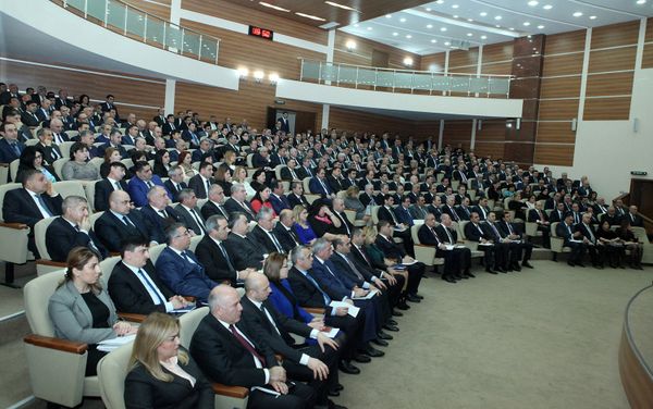 Конференция по итогам четвертого года реализации Государственной программы социально-экономического развития регионов Азербайджанской Республики на 2014-2018 годы - Sputnik Азербайджан