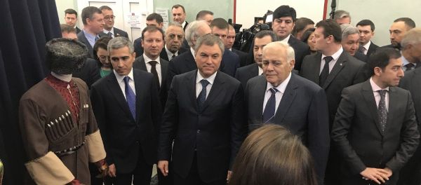 Встреча председателя Государственной думы России Вячеслава Володина с председателем Милли Меджлиса Азербайджана Огтаем Асадовым - Sputnik Азербайджан