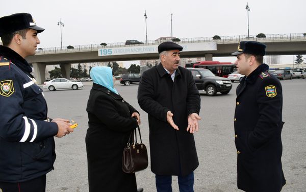 Рейды на дорогах Баку, проводимые сотрудниками Главного управления государственной дорожной полиции АР - Sputnik Азербайджан