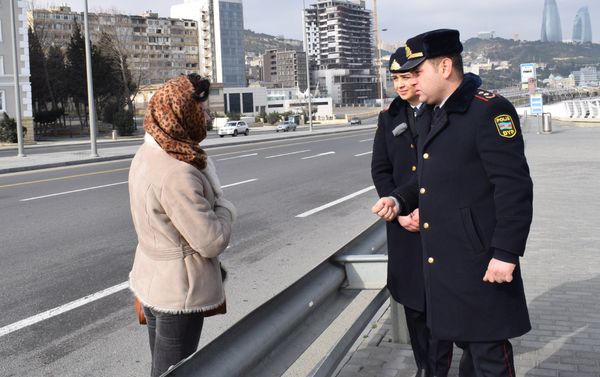 Рейды на дорогах Баку, проводимые сотрудниками Главного управления государственной дорожной полиции АР - Sputnik Азербайджан