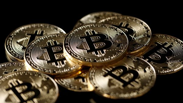 Пиринговая платежная система Биткойн - Sputnik Азербайджан