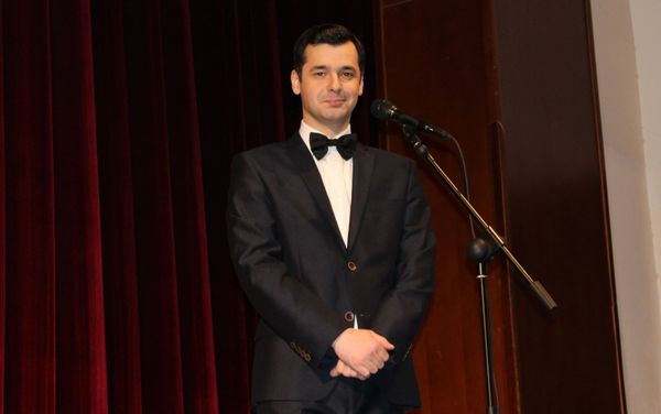 Юбилей главного режиссера Азербайджанского государственного русского драматического театра Александра Шаровского - Sputnik Азербайджан