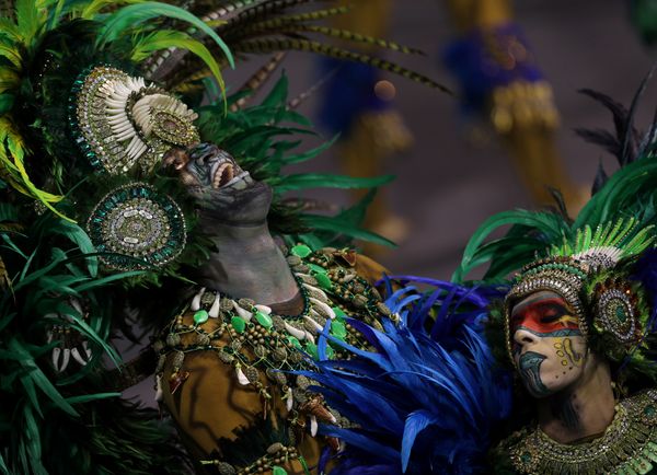 Revellers from the Vila Maria Samba School take part in Carnival celebrations at Anhembi Sambadrome in Sao Paulo, Brazil February 11, 2018 - Sputnik Азербайджан