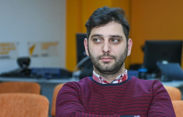Ведущий радиостанции 100.5 FM Рахман Расулов - Sputnik Азербайджан