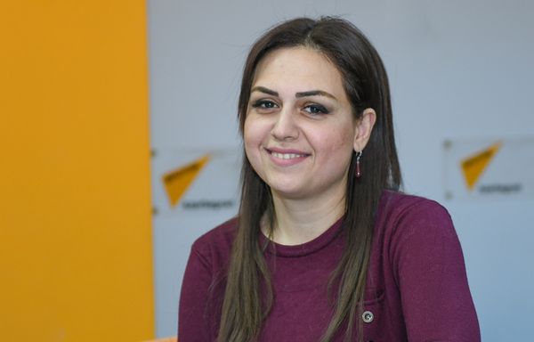 Ведущая радиостанции ASAN Кямаля Мустафаева - Sputnik Азербайджан